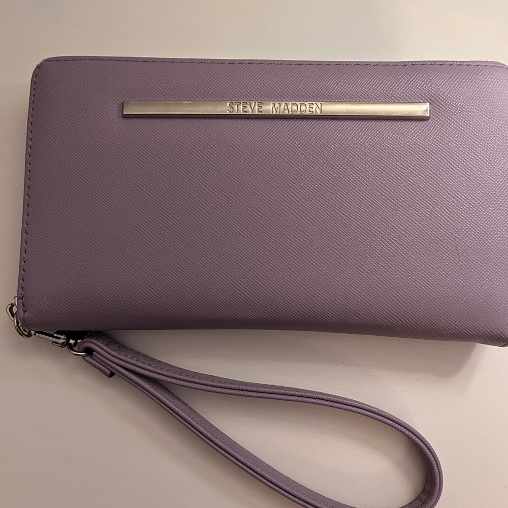 Steven madden wristlet, lavender,